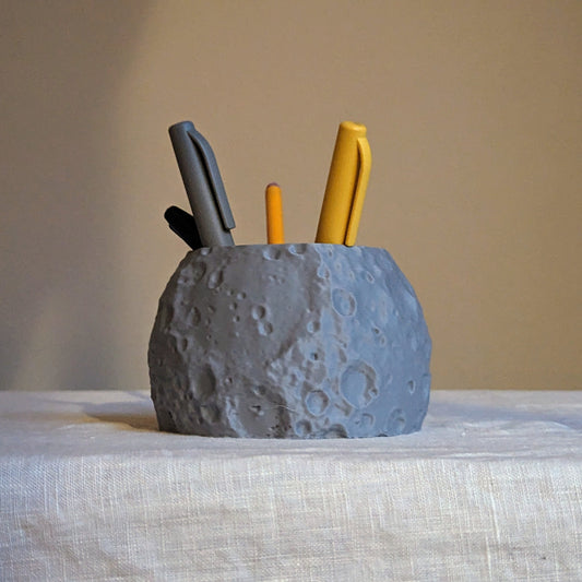 Round Moon Pencil Holder